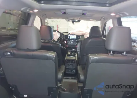 2019 Honda Pilot Elite z USA, uszkodzony, nr VIN 5FNYF6H05KB042998